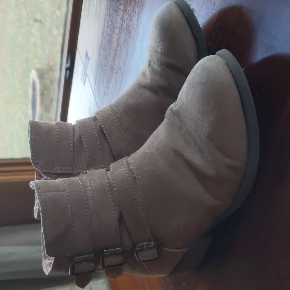 Falls Creek Girls Suede Ankle Boot Size 2